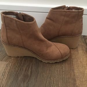 Toms Suede Wedges size 6.5